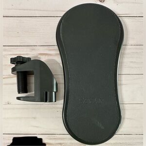 Padded arm rest for desk